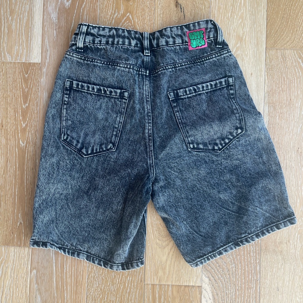 Empyre Tori Size 0 Loose Fit Denim Skate Shorts Black Acid Wash Patch